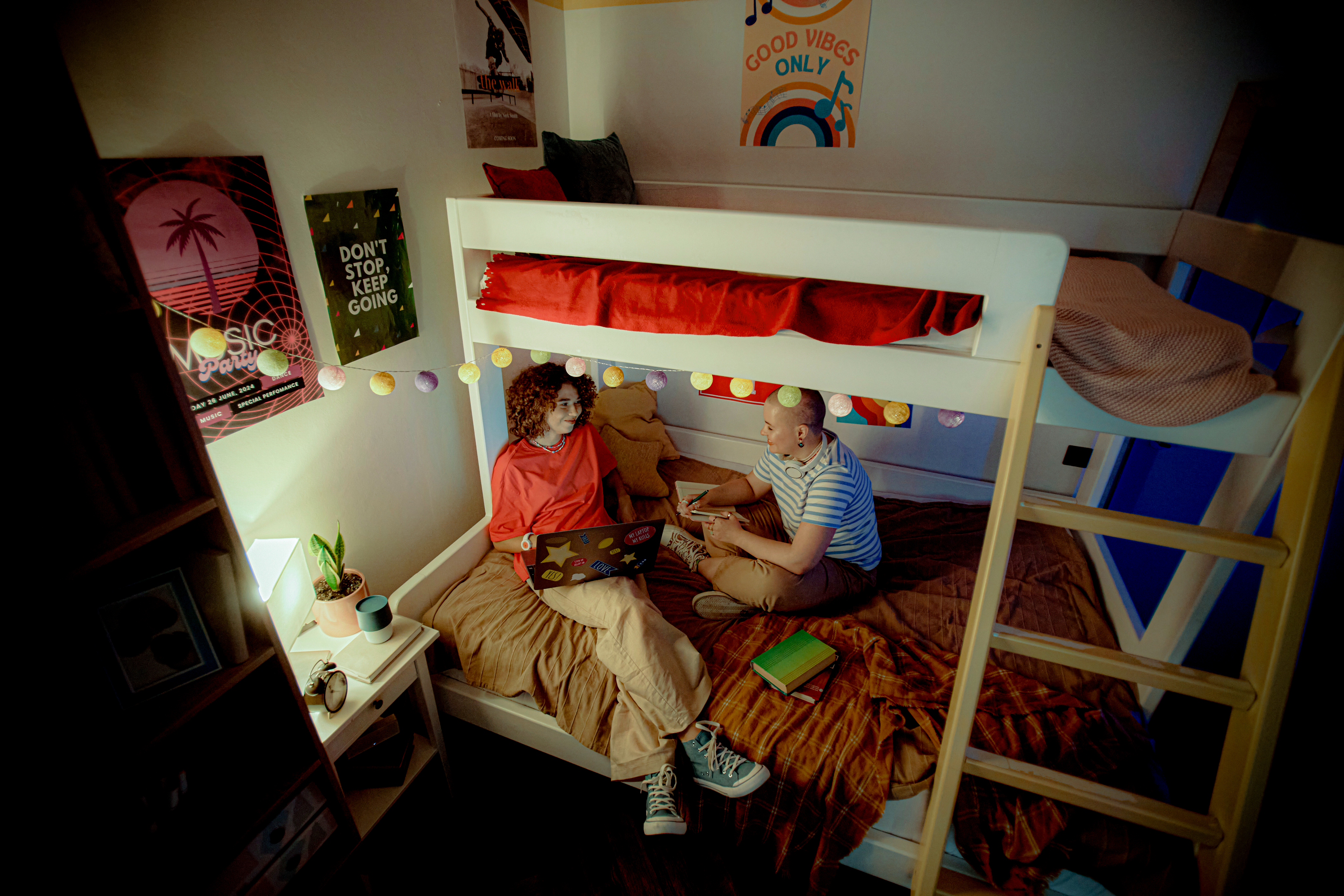 hablar con alguien cercano